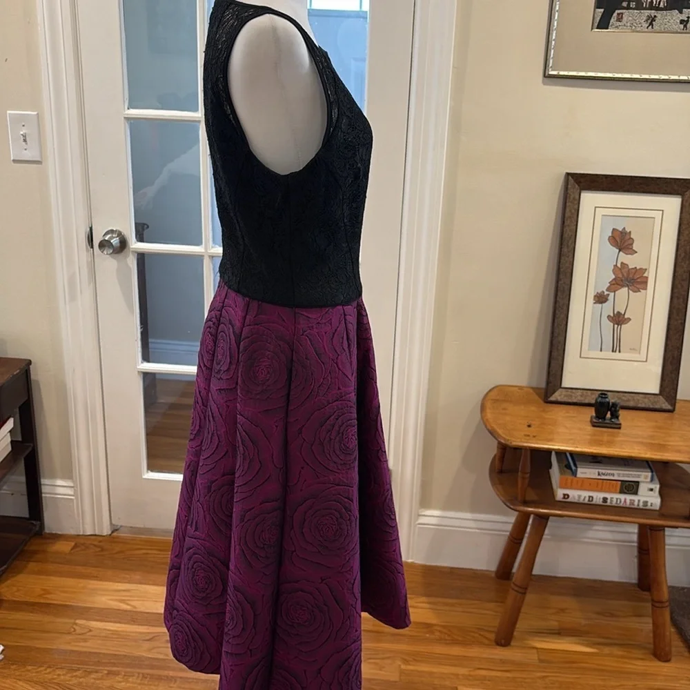 Maggy London Black Lace Bodice with Plum Tapestry A-line Dress. Size 6.